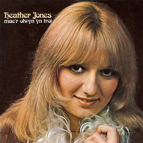 Heather Jones - Mae’r Olwyn Ybarra Troi