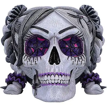 Drop dead gorgeous - creepy and kooky skull (16cm)