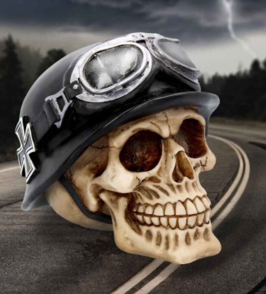 Iron Cross Skull 15.5cm